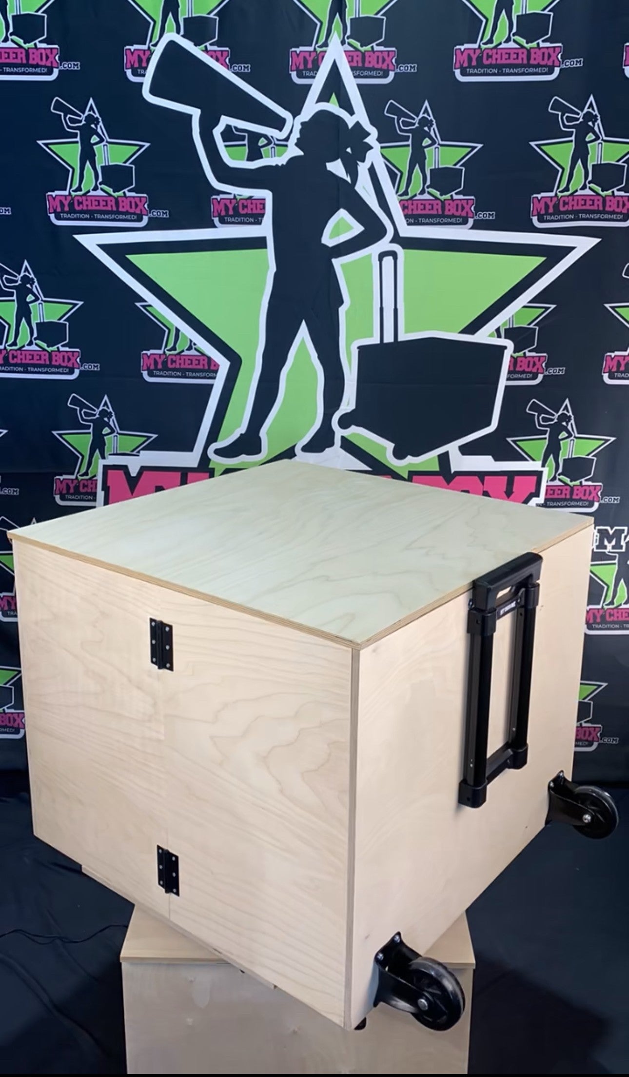 Mega MCB - Foldable Cheer Box