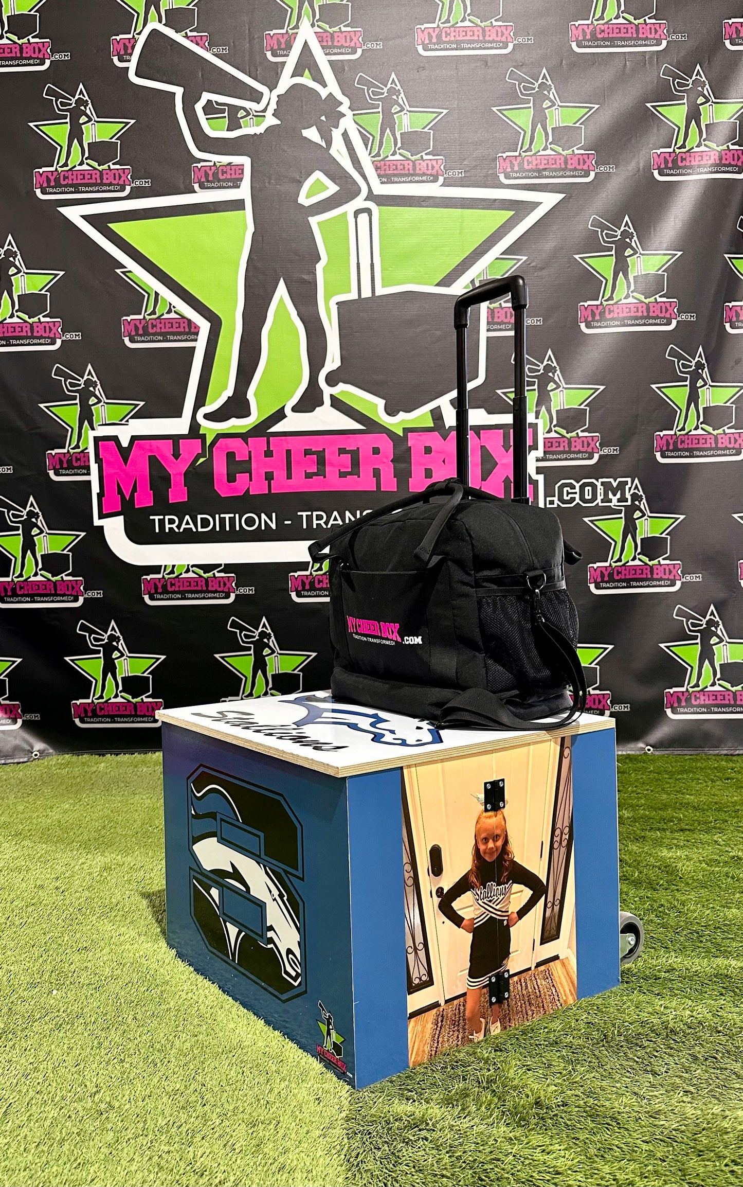 Youth Size Elite Box (Customizable) | One SideYouth Size Elite Box (Customizable)
Youth Size Elite Cheer Box – Comes with customizable exterior design and every accessory offered by My Cheer Box. (Cheer bag sold separately) MCB Cheer Box Bag – My
